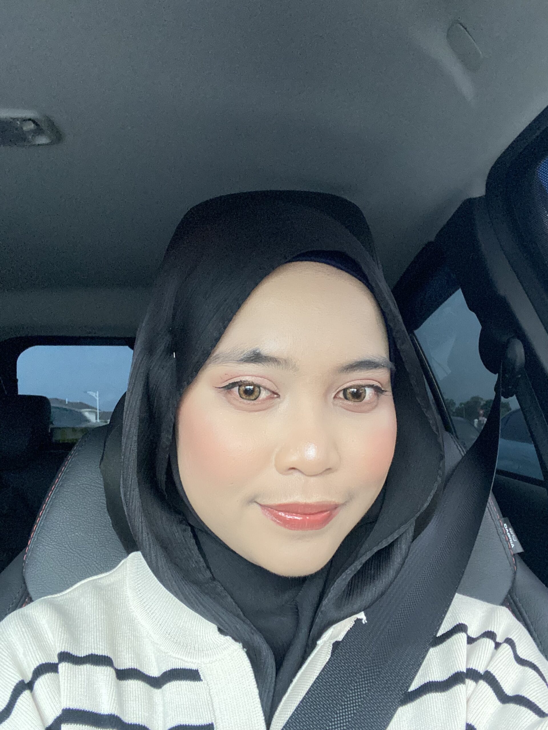 Click to view full screen DAHLIA BROWN (1-YEAR) photo review