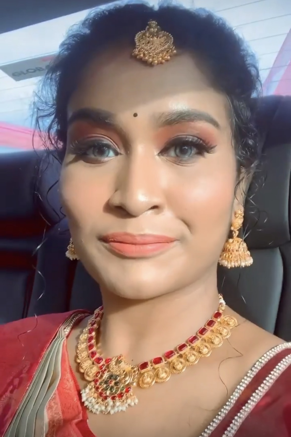 DELILAH BLUE (1-YEAR) photo review