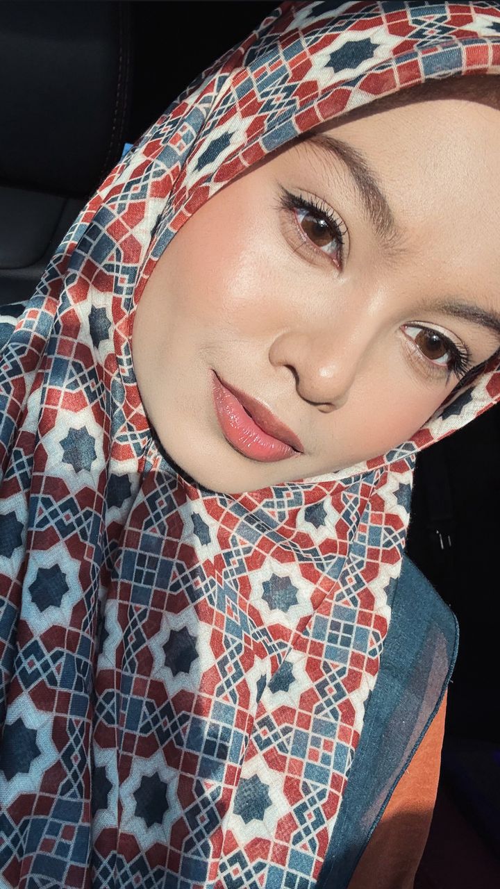 Click to view full screen SOFFYA BROWN (1-YEAR) photo review