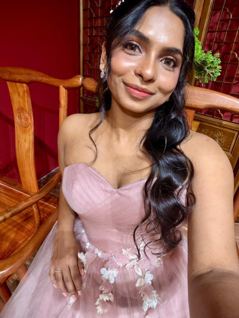 Click to view full screen DAY AMBER (1-DAY) photo review