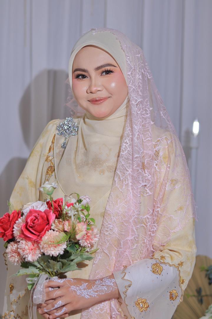 Click to view full screen DAY AMBER (1-DAY) photo review