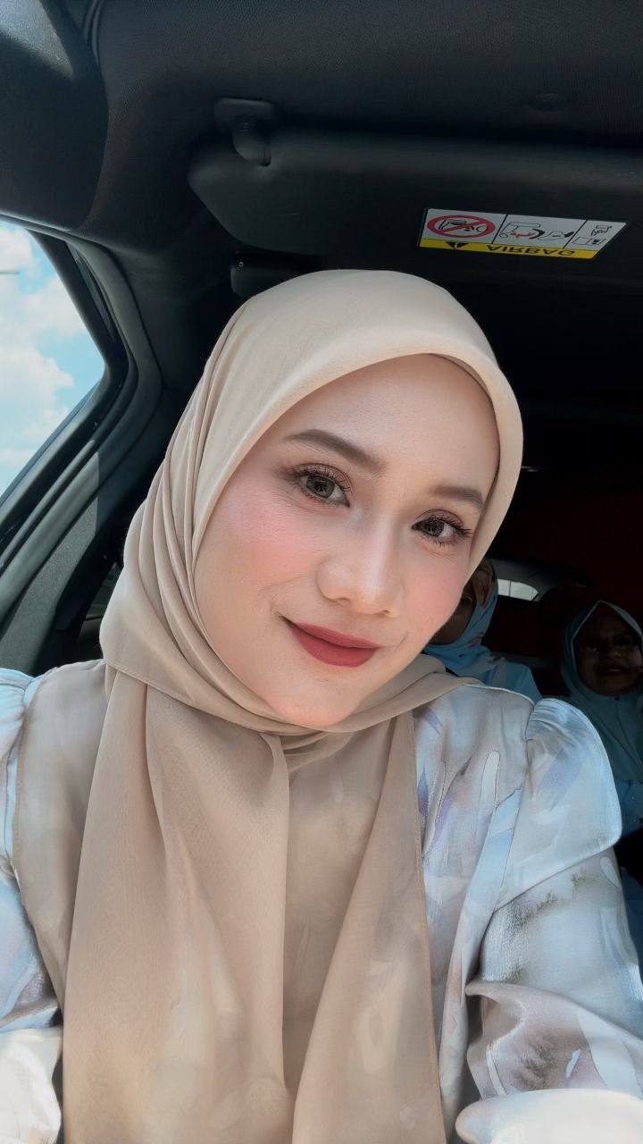 MAYA BROWN (1-YEAR) photo review