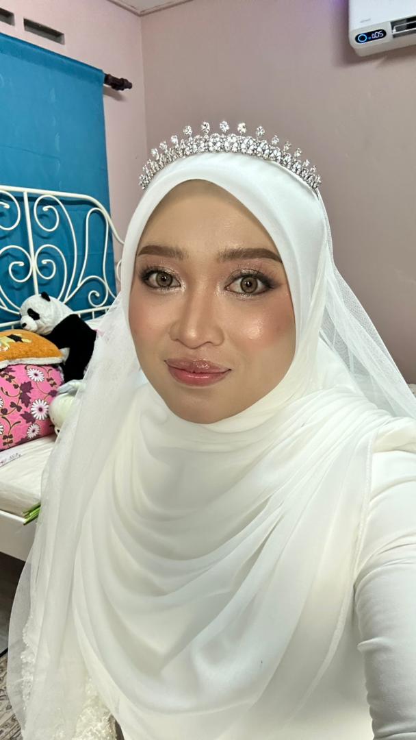 RAE MOON (1-YEAR) photo review