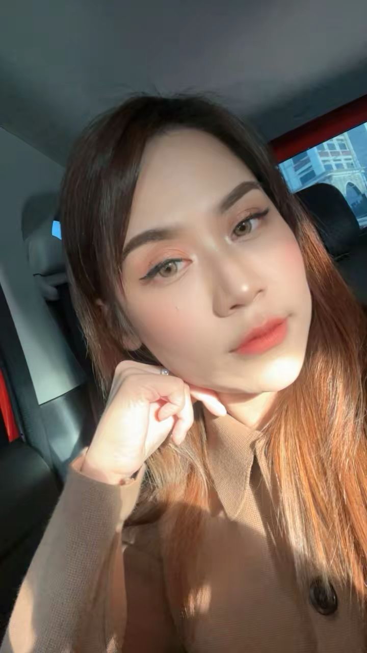 RAE MOON (1-YEAR) photo review