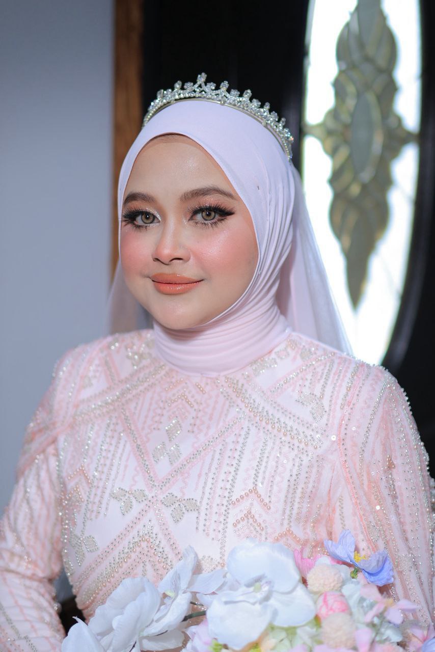 RAE MOON (1-YEAR) photo review