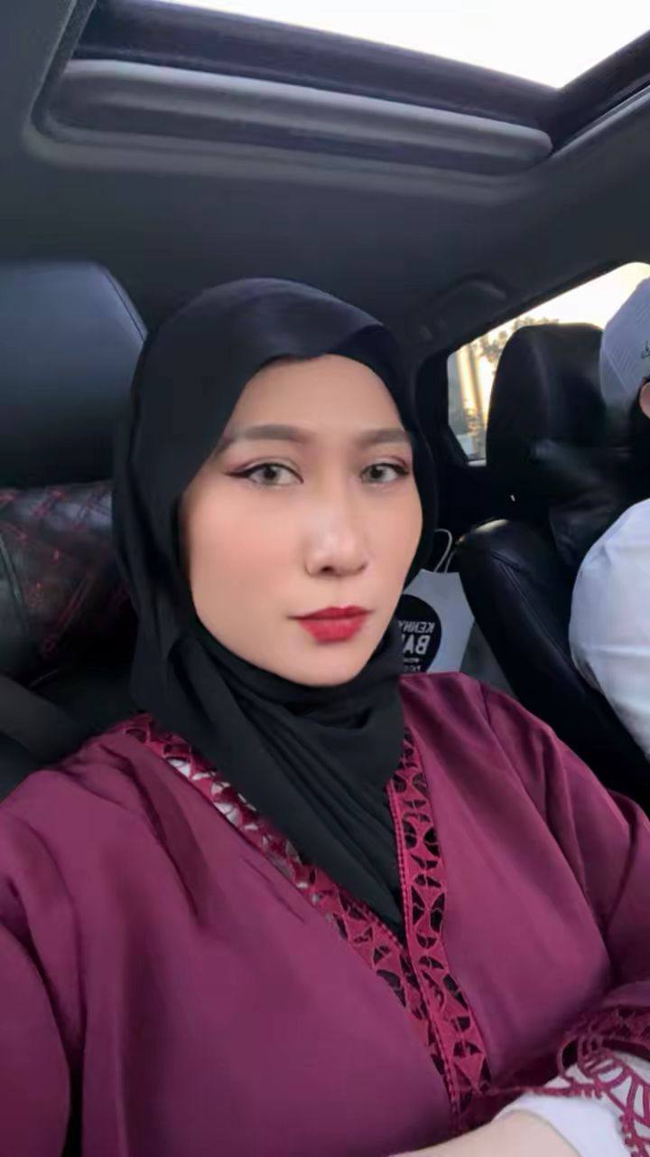 HANA JADE (1-YEAR) photo review