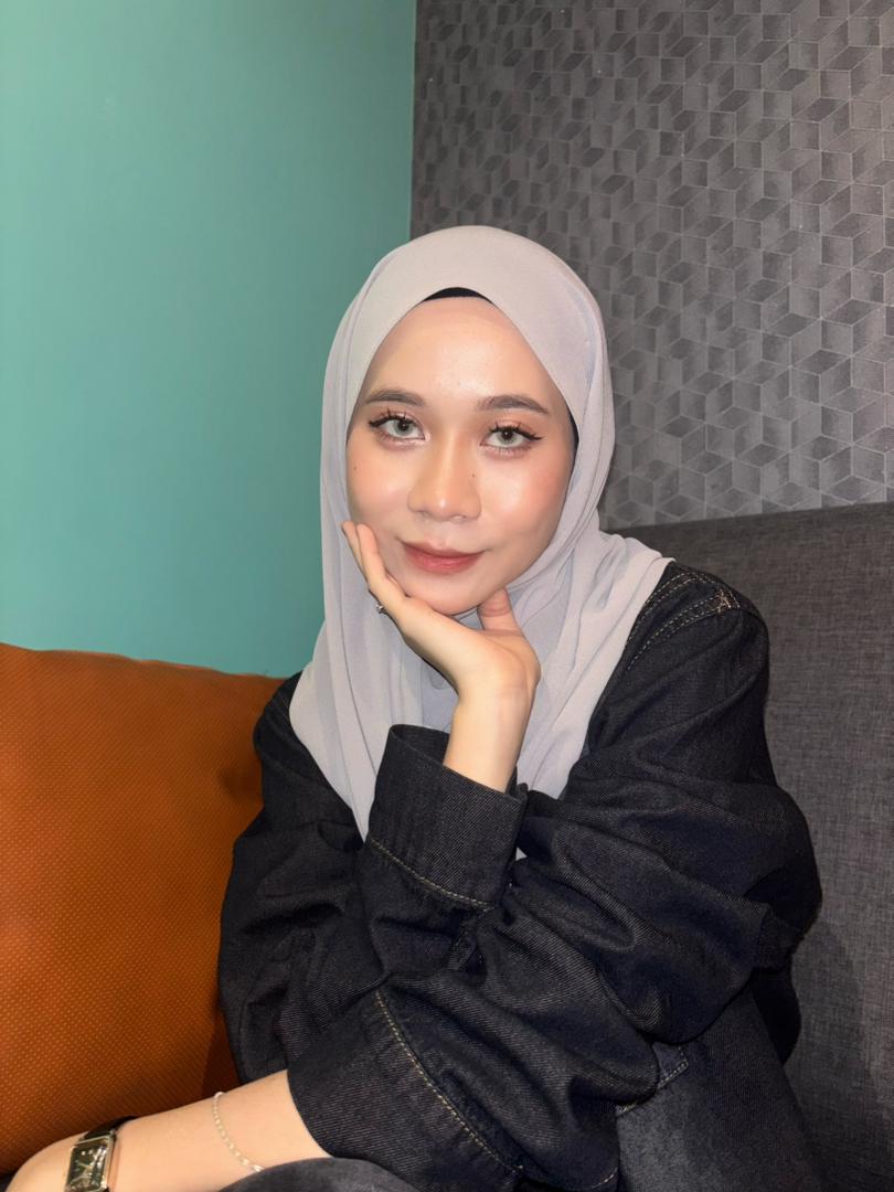 HANA JADE (1-YEAR) photo review