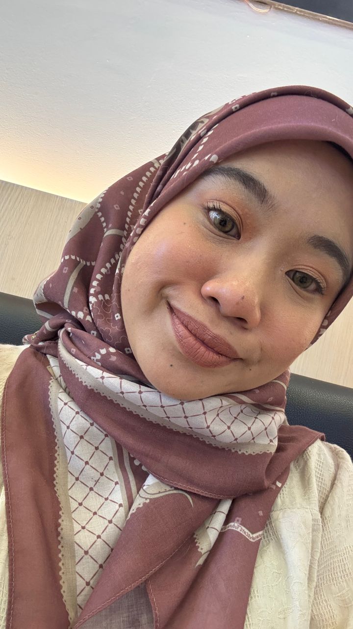 RAE MOON (1-YEAR) photo review